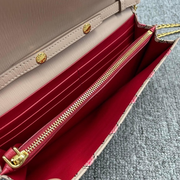 100% Authentic Prada Vitello Move Wallet on Chain - Picture 12 of 14